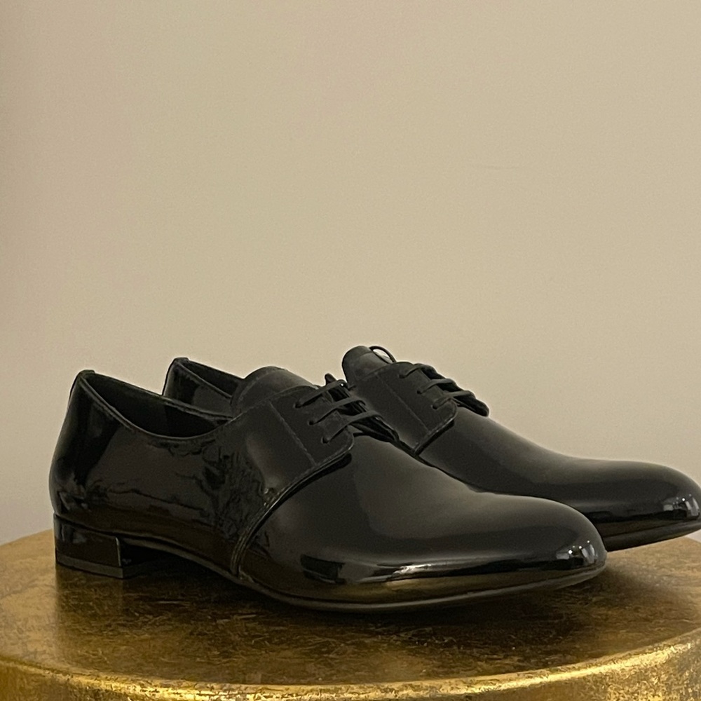Prada Black Patent Leather Lace-up Flats (New) Pristine condition